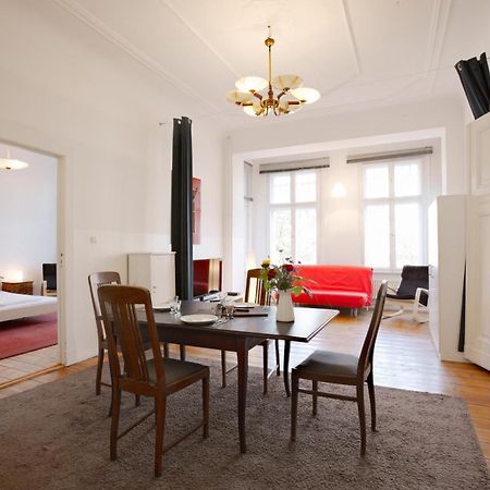 Elegante Altbauwohnung Berlin Luaran gambar
