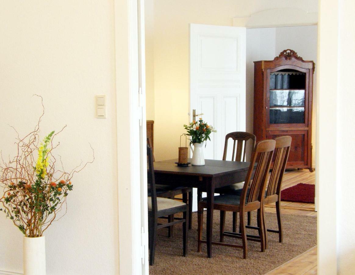 Elegante Altbauwohnung Berlin Luaran gambar